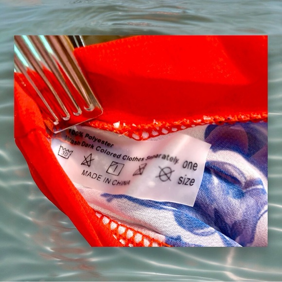 NEW Blue & White Porcelain Petal Sleeve Swimsuit Size Small w/ Sarong OS - Picture 12 of 12